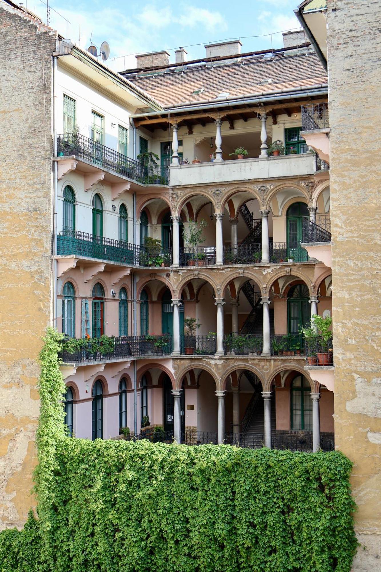 Lejlighed Harmonia Palace